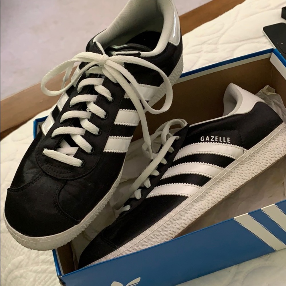 Women’s size 8 Gazelle II Black